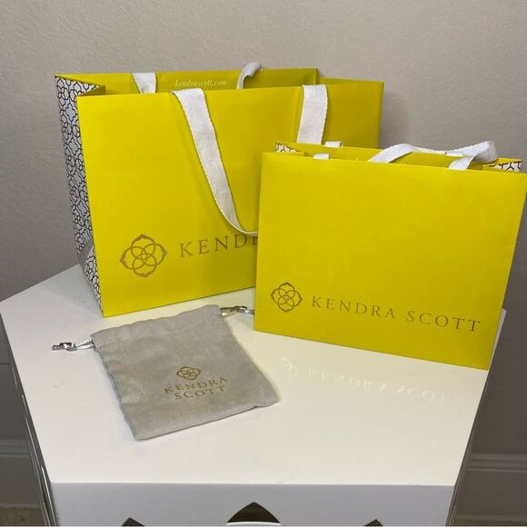 Kendra Scott Shopping Bags & Dust Bag Set - Picture 4 of 4